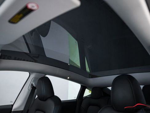 Used 2024 Tesla Model Y Long Range AWD/4WD image 82