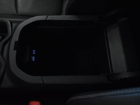 Used 2022 Toyota RAV4 XLE Premium image 21