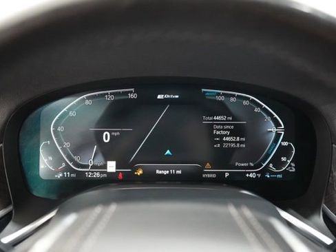 Used 2020 BMW 745e xDrive AWD/4WD image 25