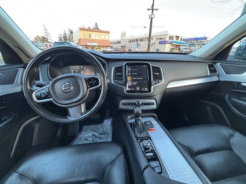 Used 2018 Volvo XC90 T5 Momentum image 10