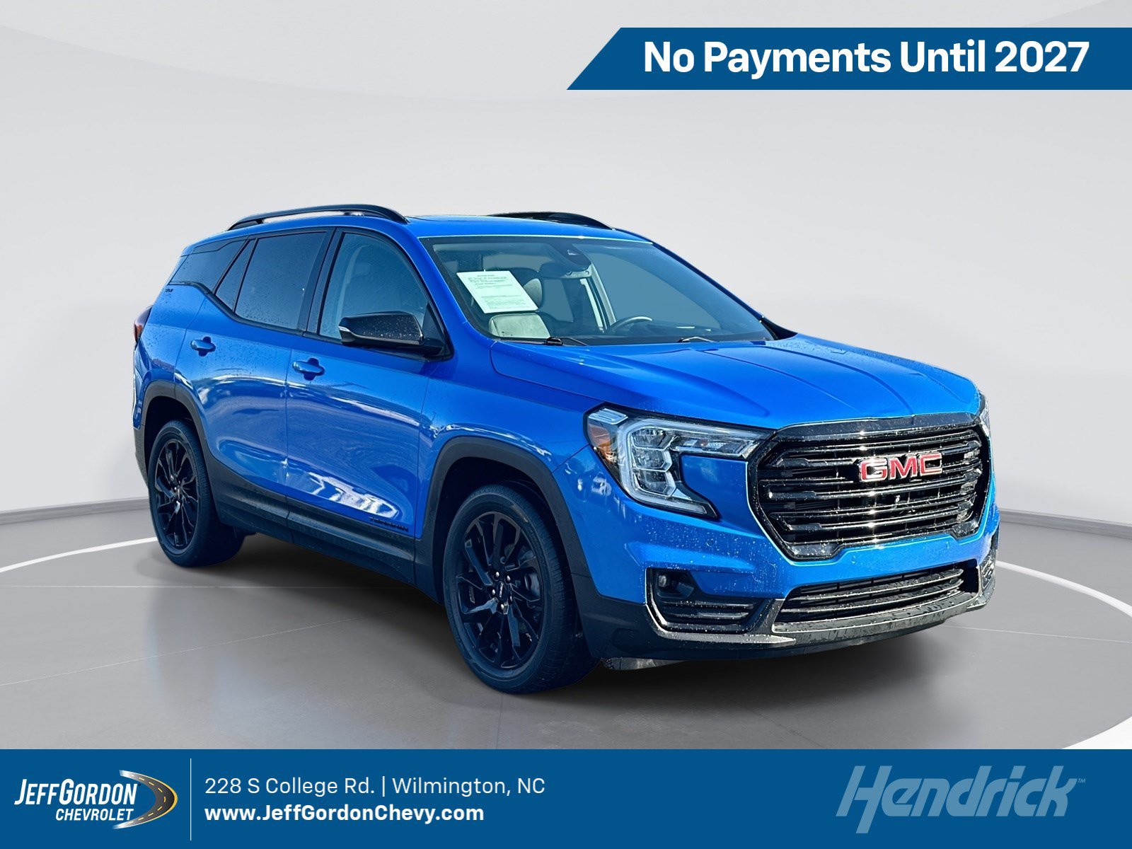Used 2024 GMC Terrain SLT w/ Infotainment Package II FWD image 1