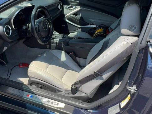 Used 2016 Chevrolet Camaro LT RWD image 3