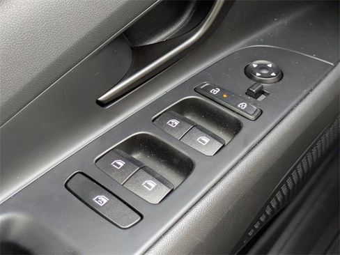 Certified 2025 Hyundai Elantra Sport image 21