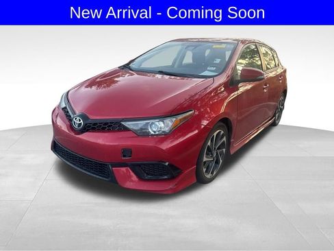 Used 2018 Toyota Corolla iM w/ All-Weather Mat Package FWD image 2