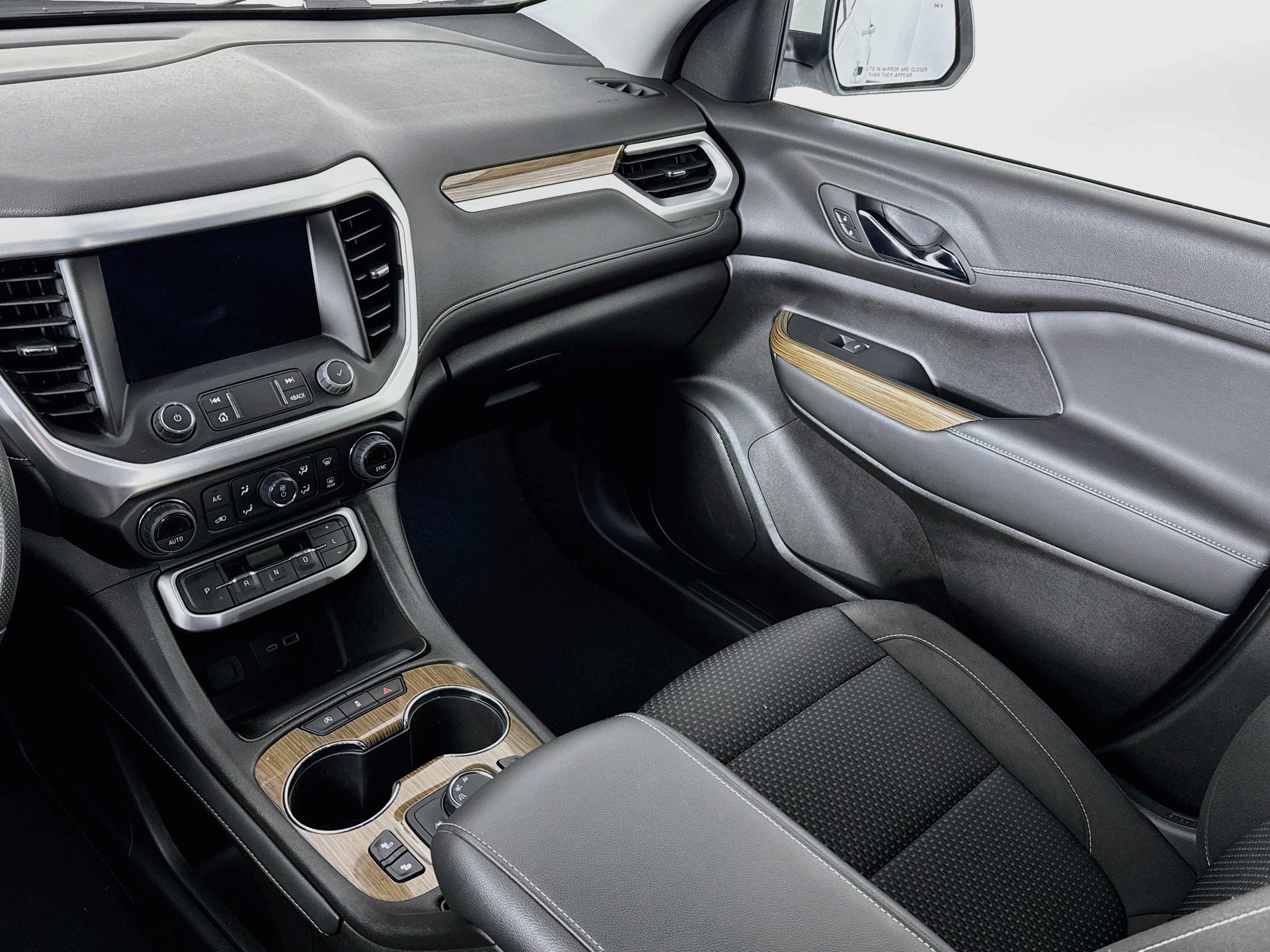 Used 2023 GMC Acadia SLE w/ Driver Convenience Package FWD image 22