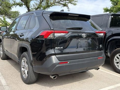 Used 2025 Toyota RAV4 XLE image 6