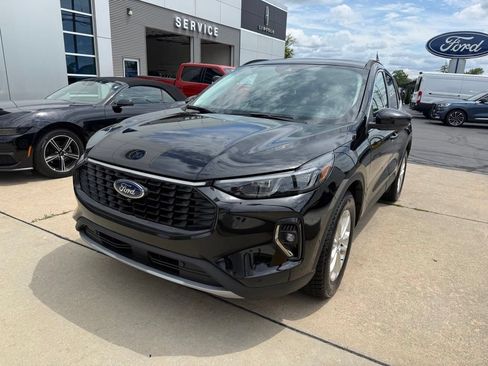 Certified 2023 Ford Escape Platinum w/ Premium Technology Package AWD/4WD image 5