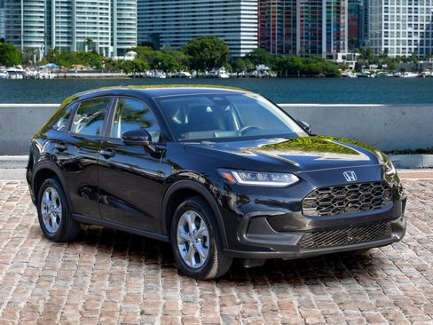 Certified 2023 Honda HR-V LX image 3