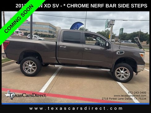 Used 2017 Nissan Titan SV image 5
