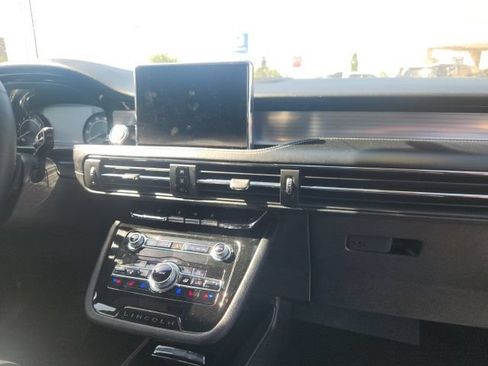 Used 2022 Lincoln Corsair AWD w/ Equipment Group 101A image 6
