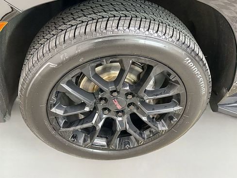 Used 2023 GMC Yukon Denali image 37