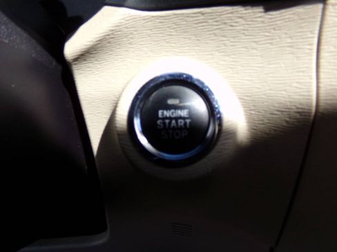 Used 2015 Toyota Venza Limited image 33