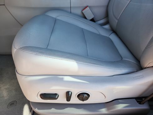 Used 2019 GMC Acadia SLT image 8