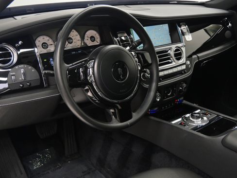 Used 2013 Rolls-Royce Ghost RWD image 13