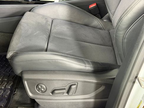 Used 2023 Audi Q5 e Premium Plus w/ Premium Plus Package AWD/4WD image 15