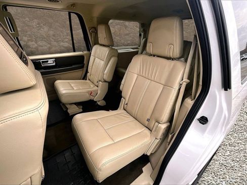 Used 2017 Lincoln Navigator Reserve image 22