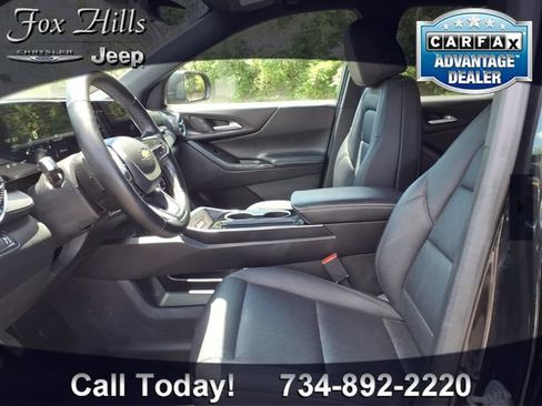 Used 2025 Chevrolet Equinox LT w/ Convenience Package II AWD/4WD image 14