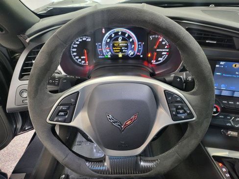 Used 2018 Chevrolet Corvette Stingray Coupe w/ Carbon Flash Badge Package image 21