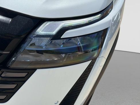 New 2026 Nissan Pathfinder SL AWD/4WD image 10