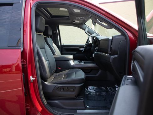 Used 2024 GMC Sierra 2500 SLT w/ SLT Convenience Package AWD/4WD image 12