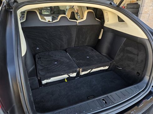 Used 2018 Tesla Model X P100D image 34