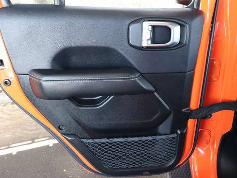 Used 2019 Jeep Wrangler Unlimited Sahara w/ Uconnect 4C Nav & Sound Group AWD/4WD image 38