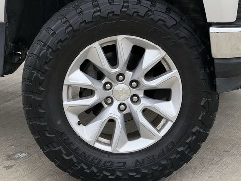 Used 2020 Chevrolet Silverado 1500 LT w/ Fleet Comfort Package AWD/4WD image 7