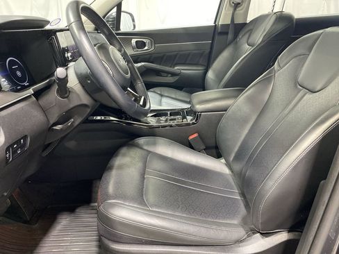 Used 2023 Kia Sorento SX image 13
