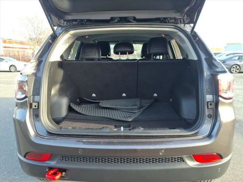 Used 2022 Jeep Compass Trailhawk w/ Trailhawk Convenience Group image 14