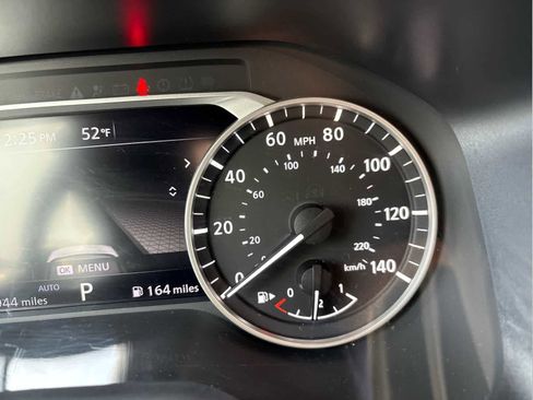 Used 2023 Nissan Rogue SV image 30