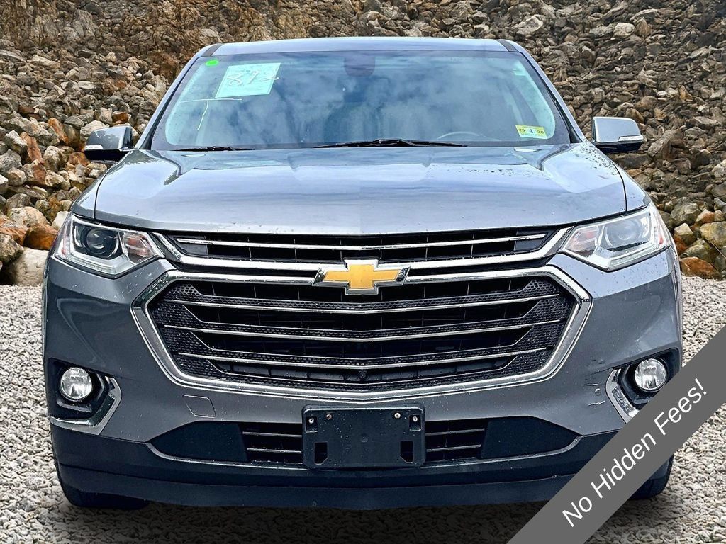 Used 2019 Chevrolet Traverse LT w/ LT Premium Package AWD/4WD image 3
