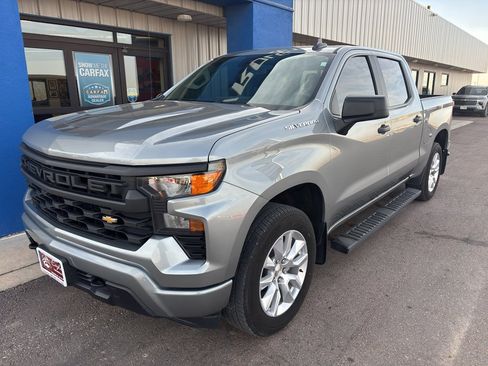 Used 2024 Chevrolet Silverado 1500 Custom image 3