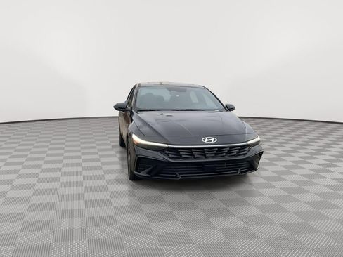 New 2025 Hyundai Elantra Limited image 55