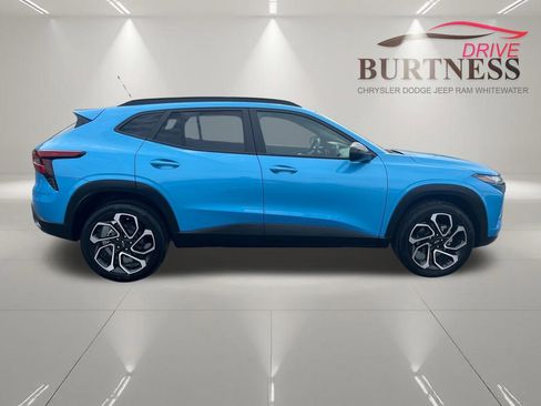 Certified 2025 Chevrolet Trax RS w/ Driver Confidence Package FWD image 8