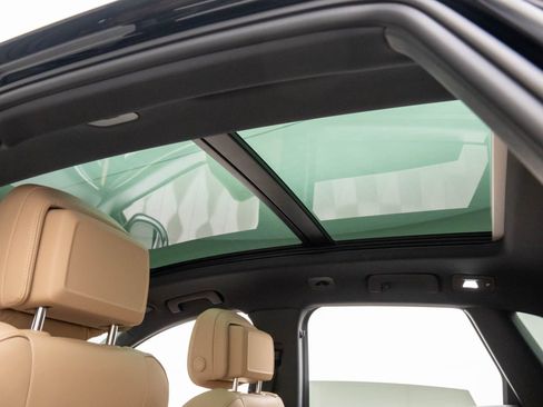 New 2026 Porsche Macan image 18