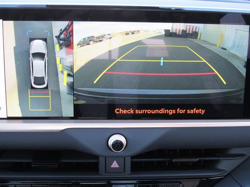 Used 2026 Toyota Crown Platinum image 21