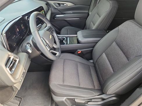 Used 2024 Chevrolet Traverse LS image 19