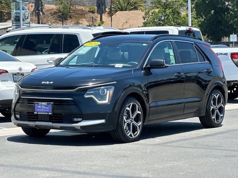 Used 2023 Kia Niro EX Touring FWD image 7