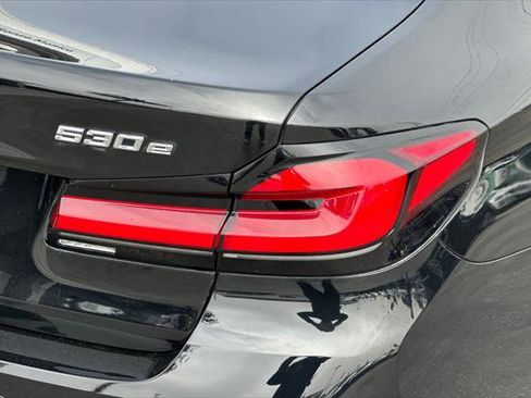 Used 2023 BMW 530e w/ Premium Package image 26