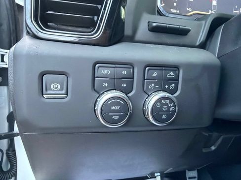 Used 2025 GMC Sierra 2500 AT4 w/ AT4 Premium Plus Package AWD/4WD image 23