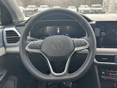 New 2026 Volkswagen Taos SE FWD image 11