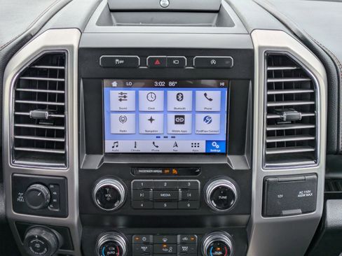 Certified 2019 Ford F150 Platinum w/ Equipment Group 701A Luxury AWD/4WD image 16
