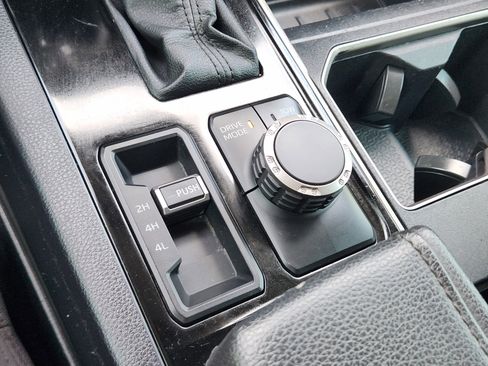 Used 2022 Toyota Tundra SR5 AWD/4WD image 14