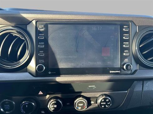 Used 2020 Toyota Tacoma TRD Off-Road image 28