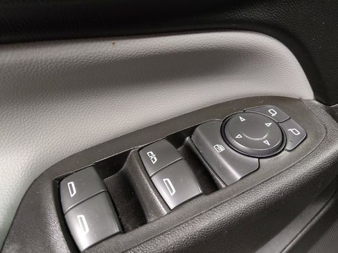 Used 2020 Chevrolet Equinox LS w/ LS Convenience Package image 27