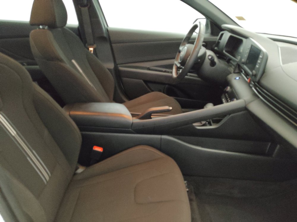 Used 2025 Hyundai Elantra Sport FWD image 21