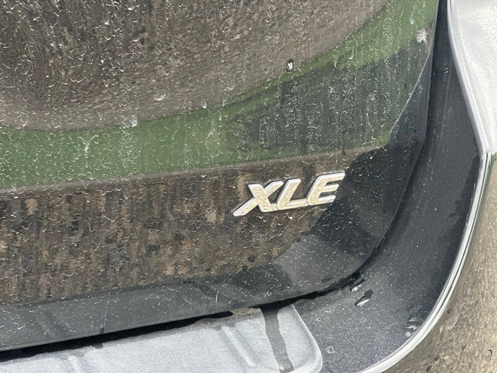 Used 2019 Toyota Sienna XLE w/ XLE Navigation Package FWD image 7