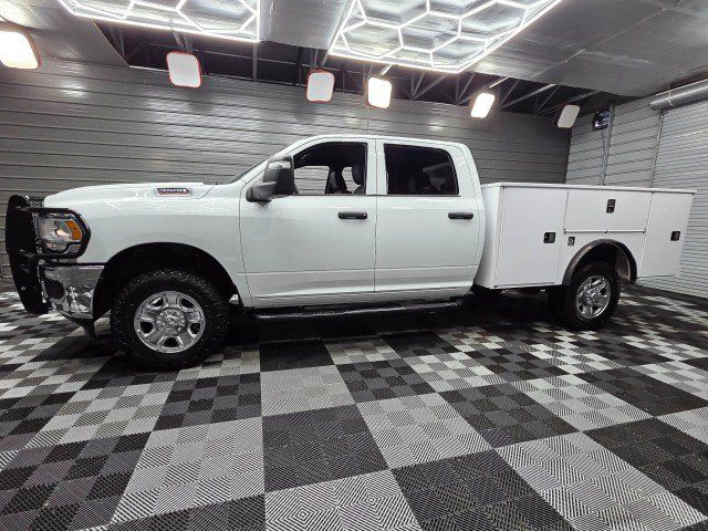 Used 2024 RAM 3500 Tradesman w/ Chrome Appearance Group AWD/4WD image 9