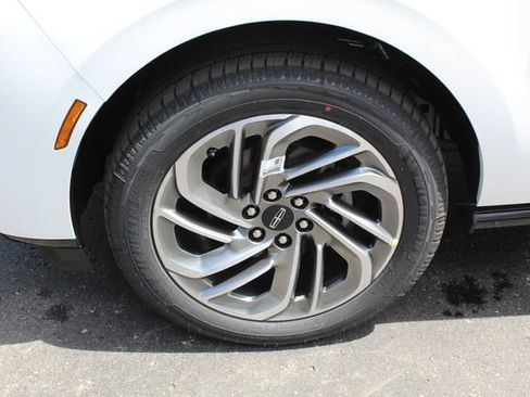 Used 2026 Lincoln Navigator Reserve AWD/4WD image 10