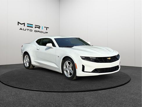 Used 2023 Chevrolet Camaro LT RWD image 1